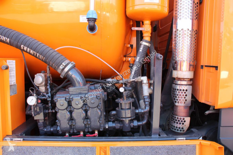 Vägmaskiner Scania 8x4 Kroll 19m³...