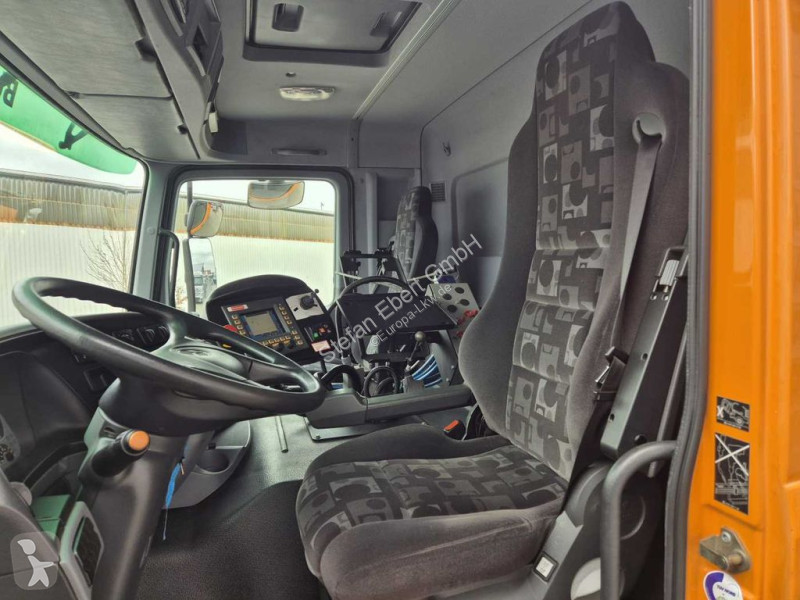 Vägmaskiner Mercedes 2032 A 4x4 Bucher STKF...