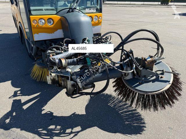 Silniční stroje Hako 2000 4x4 Euro 5 Kehrmaschine