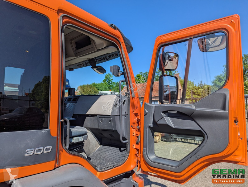 Utilaje pentru drumuri Volvo 300 EEV 6x2/4...