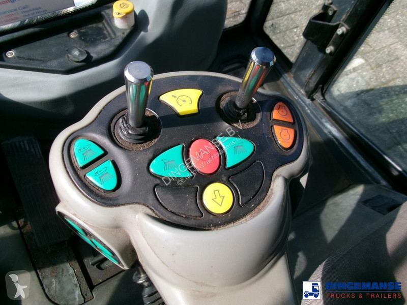 آلة لصيانة الطرق Johnston compact street sweeper