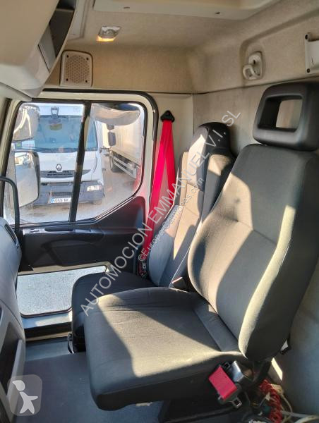 آلة لصيانة الطرق Renault 320.26