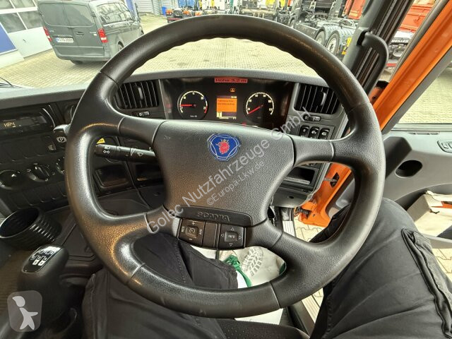 آلة لصيانة الطرق Scania P230 Kehrmaschine...