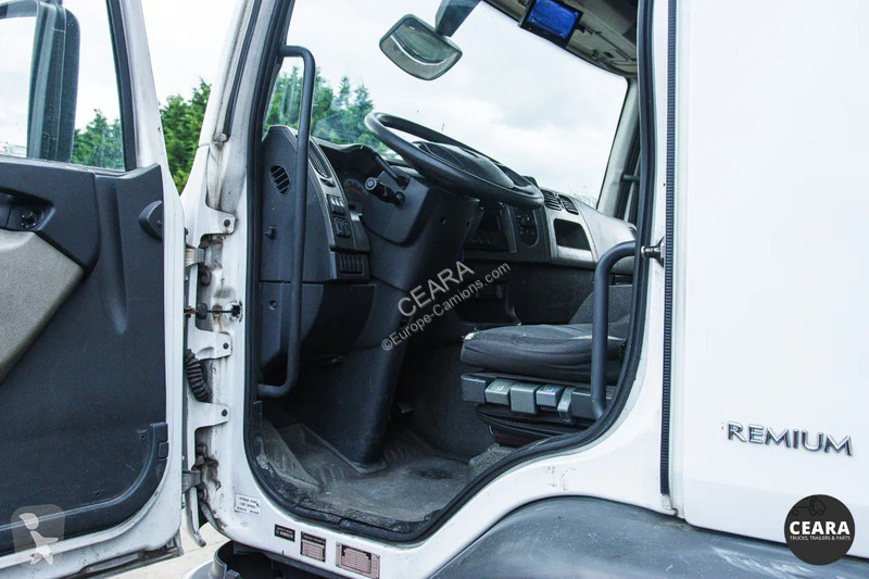 آلة لصيانة الطرق Renault 370 dXi BOM PUSHER...