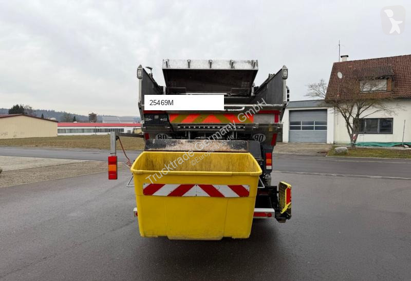 آلة لصيانة الطرق Iveco 676 70C17