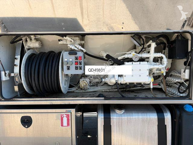 آلة لصيانة الطرق  VOLVO FM 420 6x2*4 EEV...