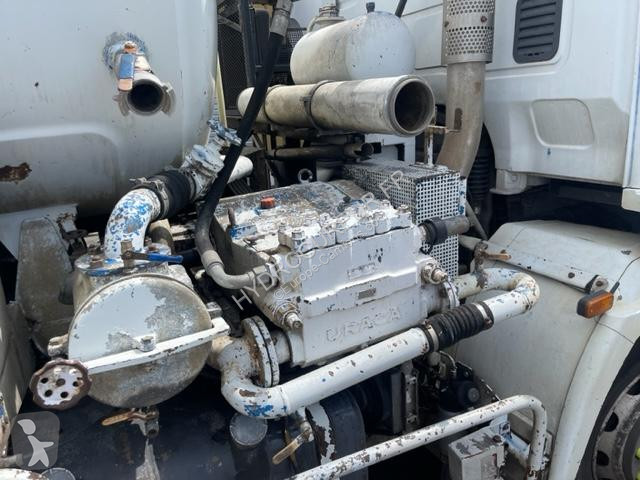 آلة لصيانة الطرق Iveco 270