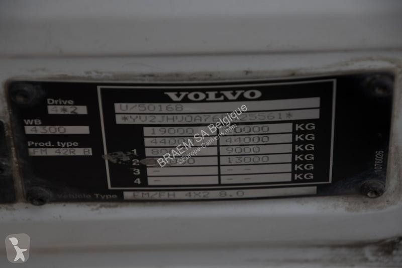آلة لصيانة الطرق Volvo 340 - BUCHER SCHÖRLING 8000
