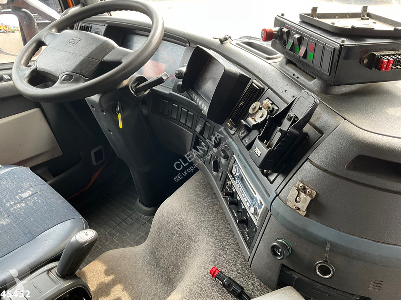 آلة لصيانة الطرق Volvo FM 260 VDK 12m³