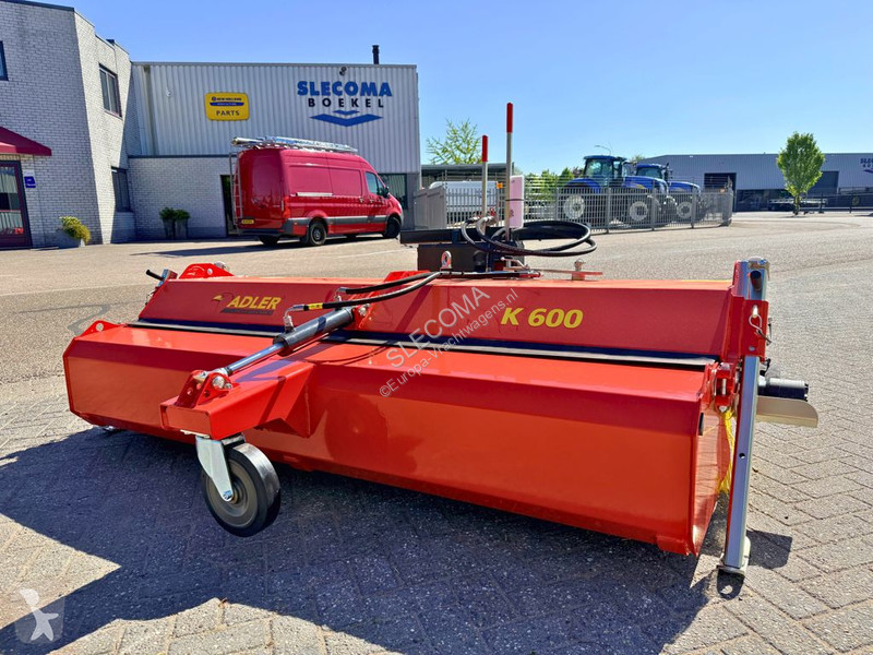 آلة لصيانة الطرق  K600-240 Veegmachine