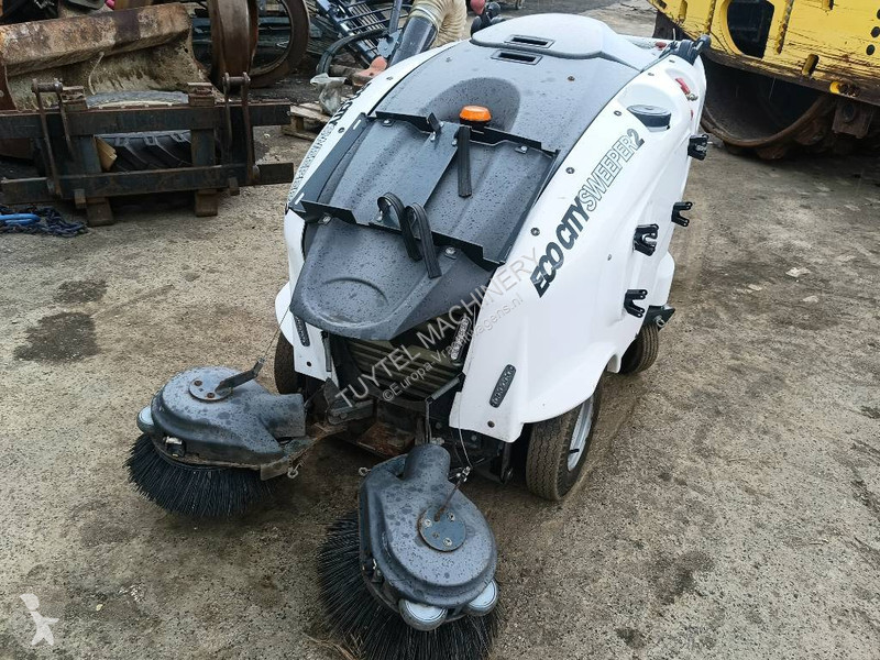 معدات التنظيف  Itala 135 BT street sweeper...