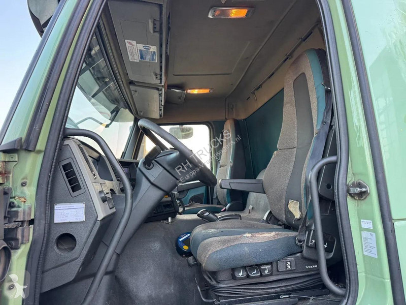 Engin de voirie Volvo 330 6X2 DENNIS EAGLE ROS...