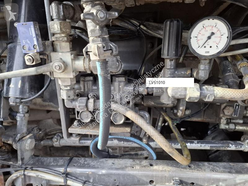آلة لصيانة الطرق Renault 260