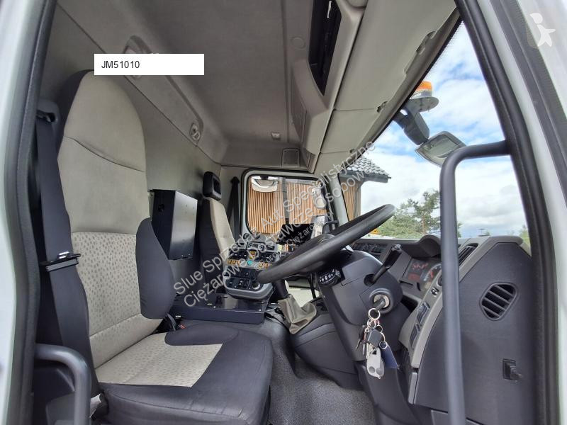 آلة لصيانة الطرق Renault 220