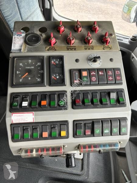 آلة لصيانة الطرق Mercedes  AXOR 1829