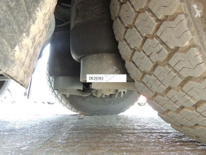 آلة لصيانة الطرق Volvo FE 320 62TR