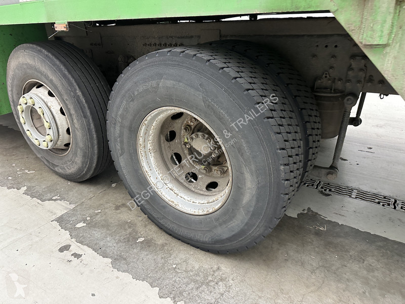 آلة لصيانة الطرق Volvo 300 - 6x2