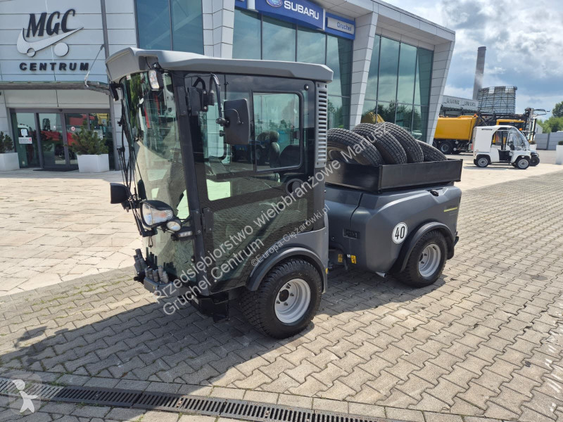 آلة لصيانة الطرق Kärcher MC 130 Adv. - Serviced!