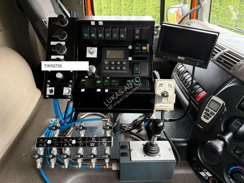 آلة لصيانة الطرق DAF KUPPER WEISSER S700
