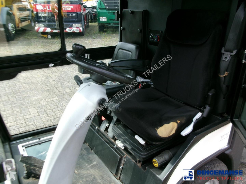 آلة لصيانة الطرق Boschung S2 street sweeper