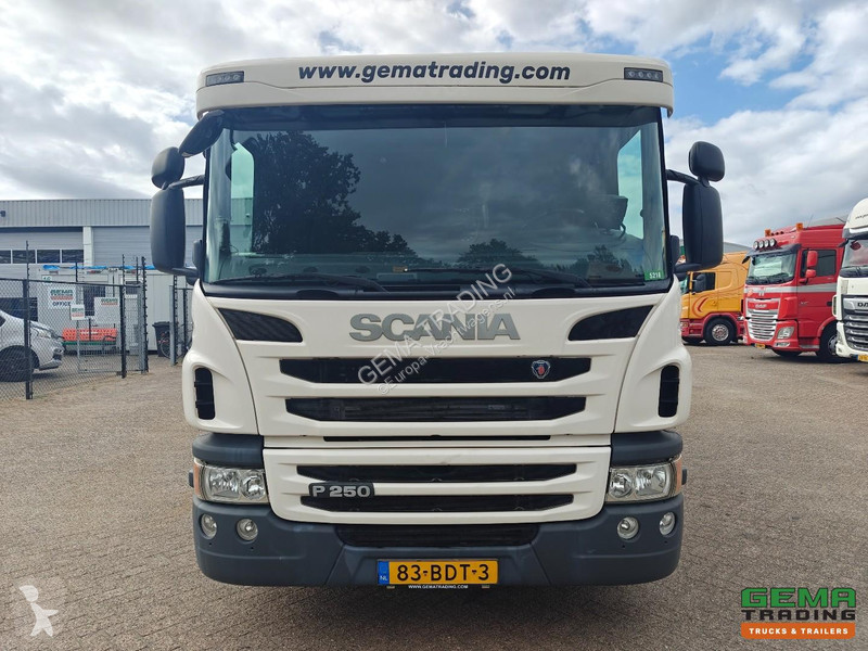 آلة لصيانة الطرق Scania P250 6x2/4 Day Cab...