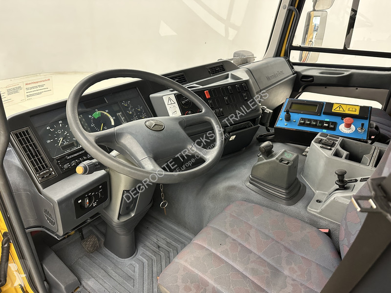 Engin de voirie Mercedes 2031 - 4x4 sneeuwruimer
