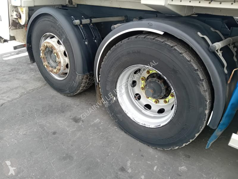 Engin de voirie Scania 320