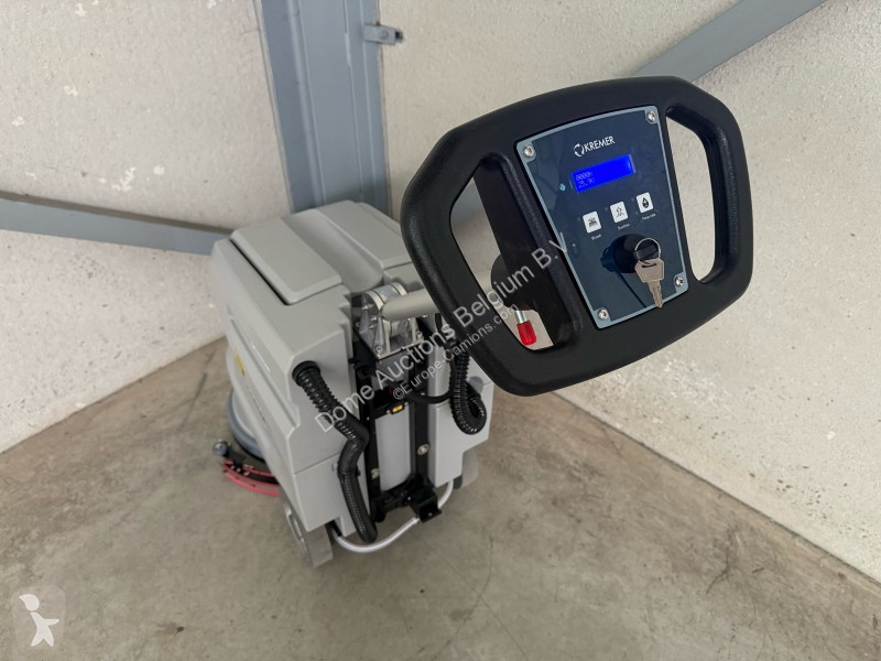 Комунальна техніка  KRM350