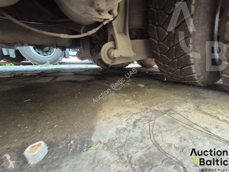 Комунальна техніка Mercedes 2541