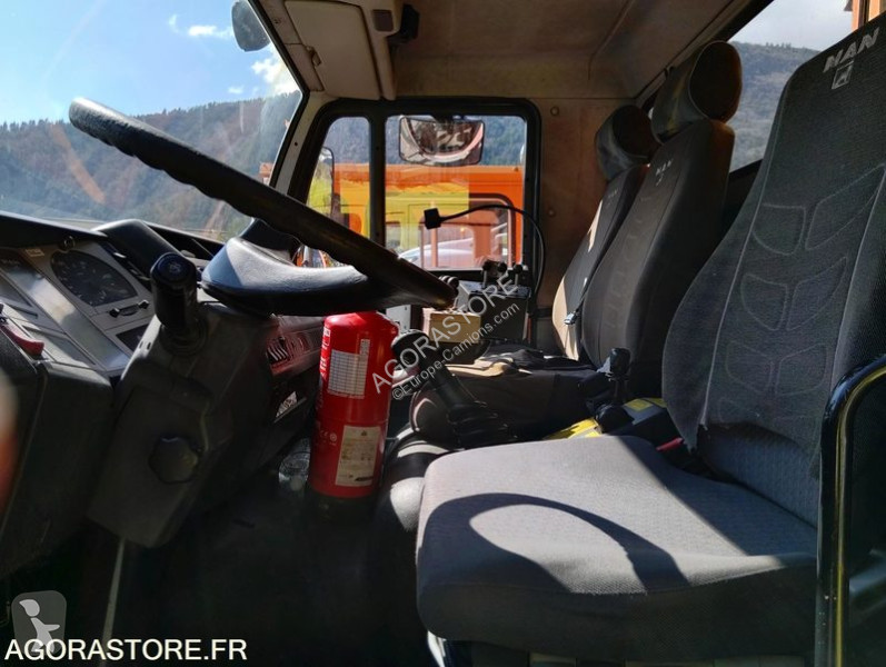 Engin de voirie  18.284