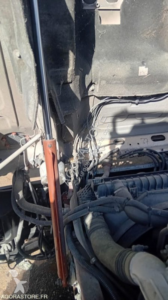 Útfenntartó-és-karbantartógép Iveco 100E18