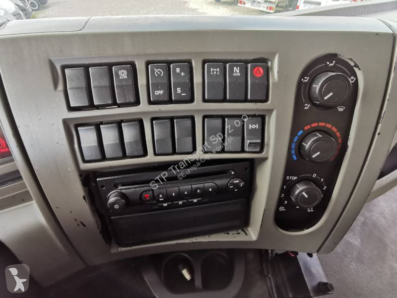 Vehículo de limpieza viaria Renault 320 DXI