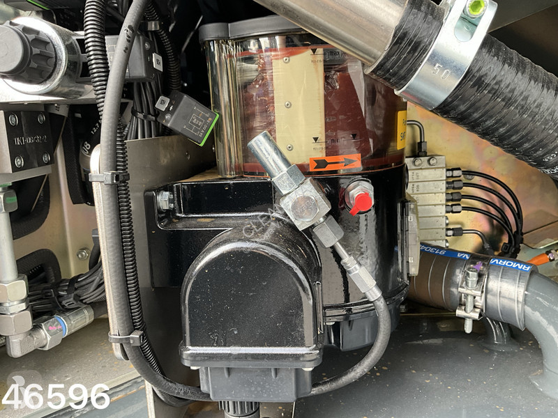 Gemeentevoertuig Ravo 540 Euro 6 with 3-rd brush