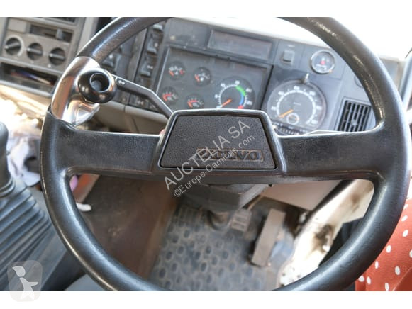 آلة لصيانة الطرق Volvo FL6 14