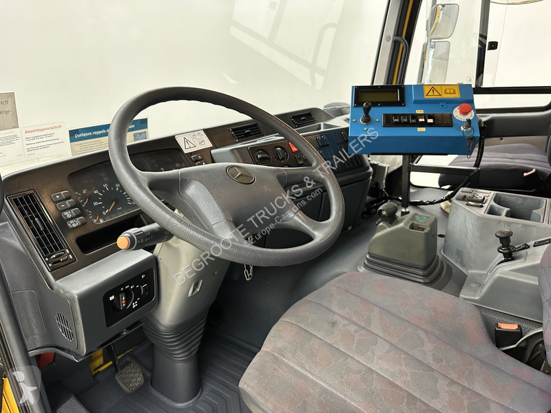 Mercedes 2031 - 4x4 sneeuwruimer road network...