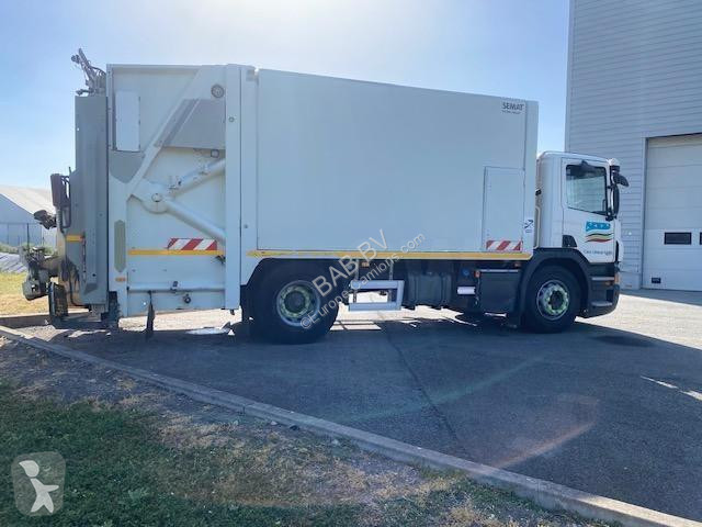 Engin de voirie Scania 320