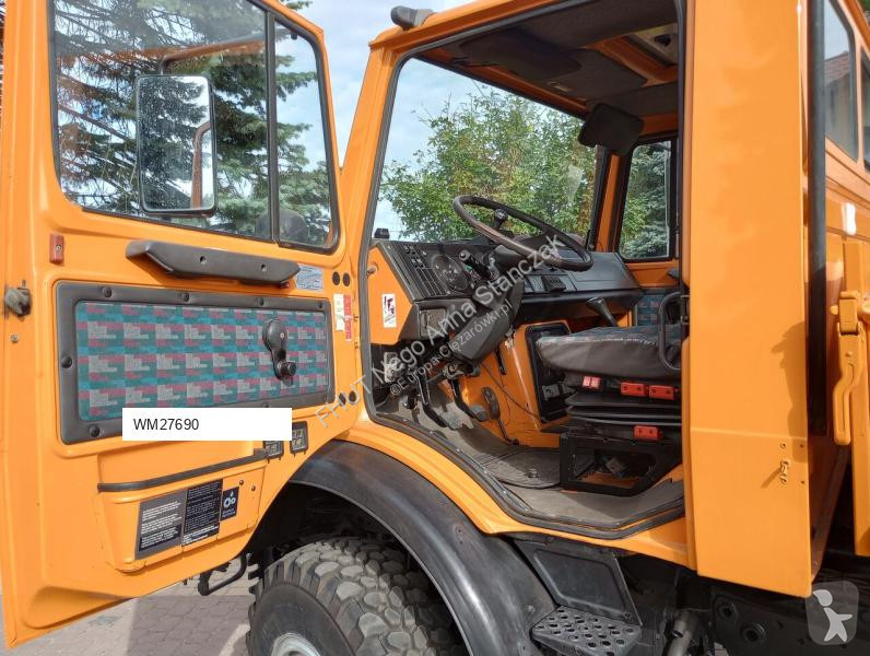 آلة لصيانة الطرق Mercedes UNIMOG U1650 *2001*...