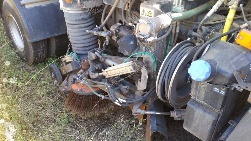 Engin de voirie Renault 220.12 Dxi