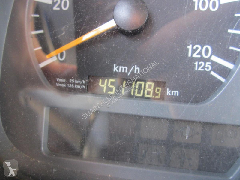 Utilaje pentru drumuri Mercedes 2533