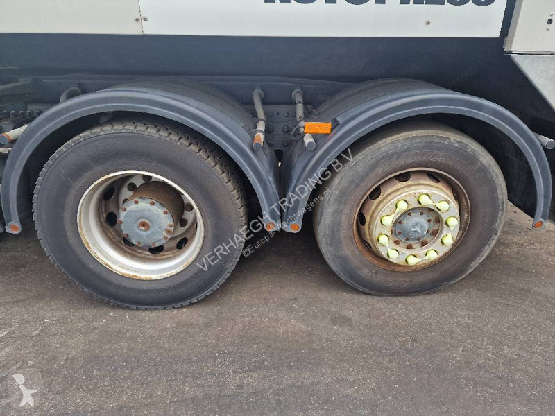 Silniční stroje Mercedes 2628