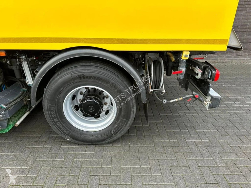 Silniční stroje Mercedes 1824 4X2 BEAM A9000...