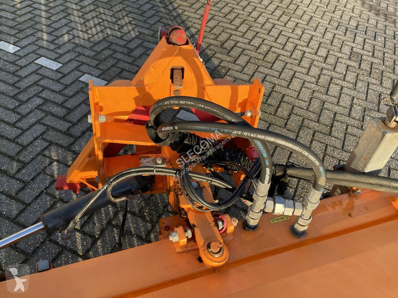 Gemeentevoertuig  Veegmachine HF1600S