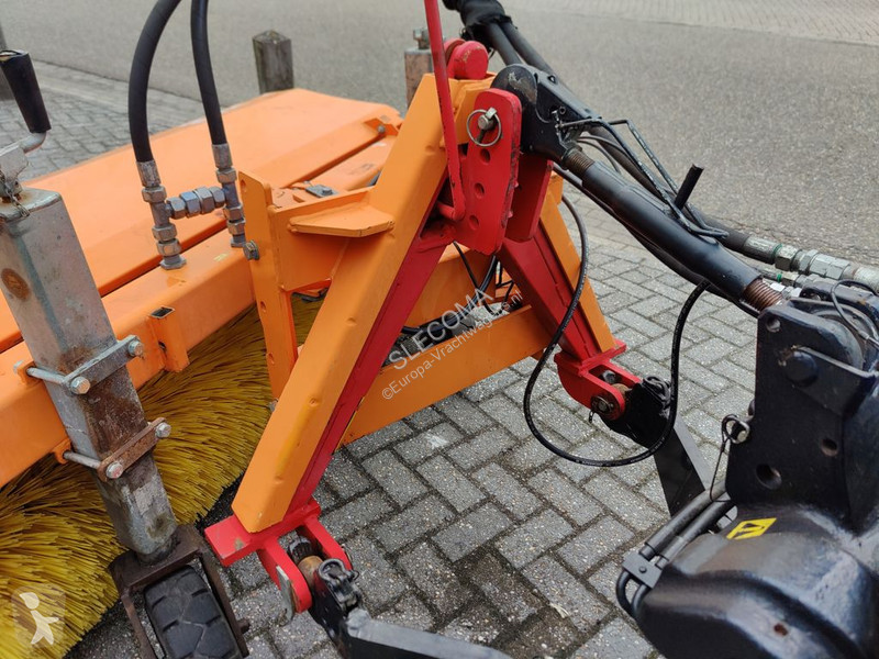 Silniční stroje  HF1600S Veegmachine