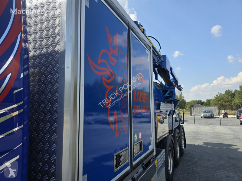 Veicolo per la pulizia delle strade Scania...
