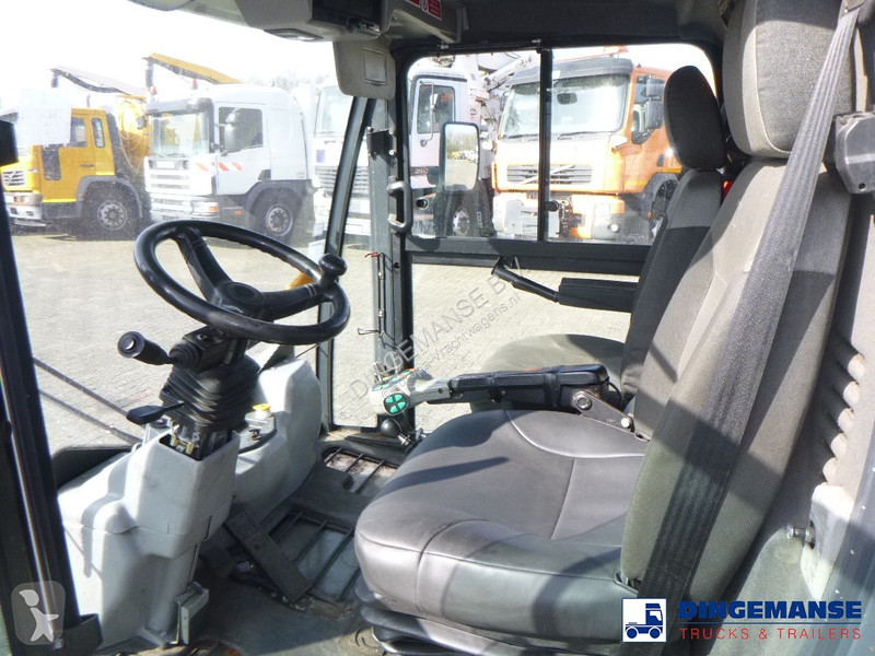 Silniční stroje Johnston compact street sweeper