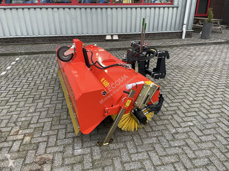 Vägmaskiner  K600-240 Veegmachine