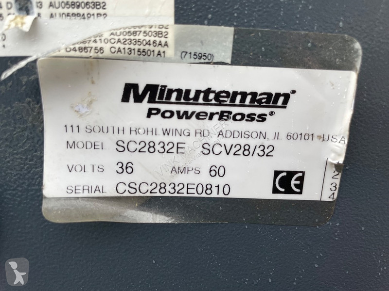 آلة لصيانة الطرق Minuteman Powerboss SC2832E
