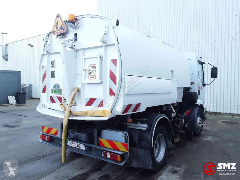 Engin de voirie Renault 220
