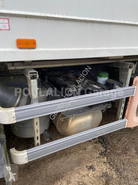 آلة لصيانة الطرق Iveco  STRALIS 450