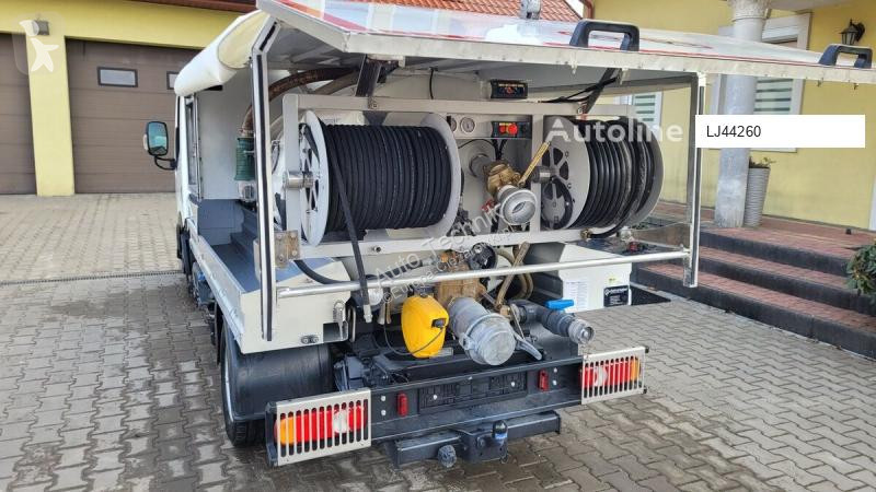 Silniční stroje Nissan Defco Combi 3,5t